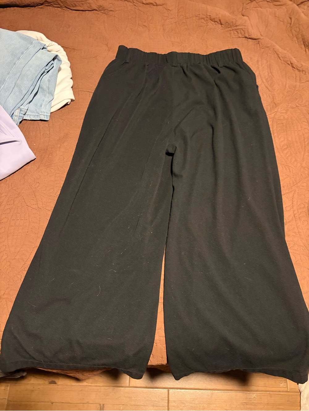 HALARA Black Wide-Leg Joggers for Women - Picture 2 of 3